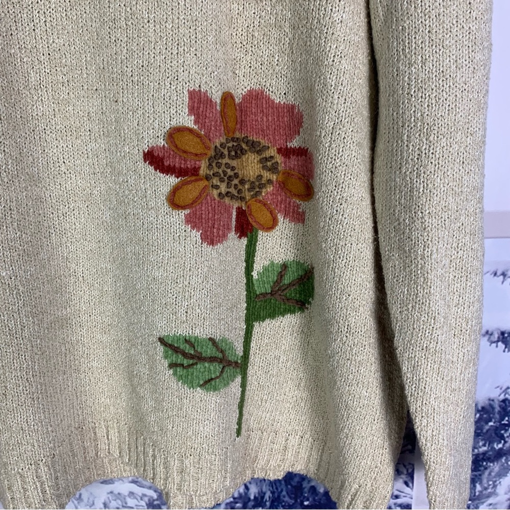 90’s Vintage Flower Embroidered Knit Sweater - Picture 9 of 14